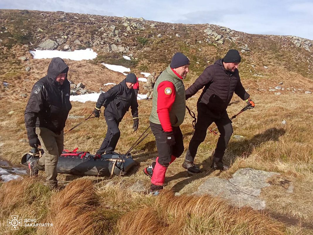 Прикарпатські рятувальники виявили в горах двох загиблих чоловіків 1