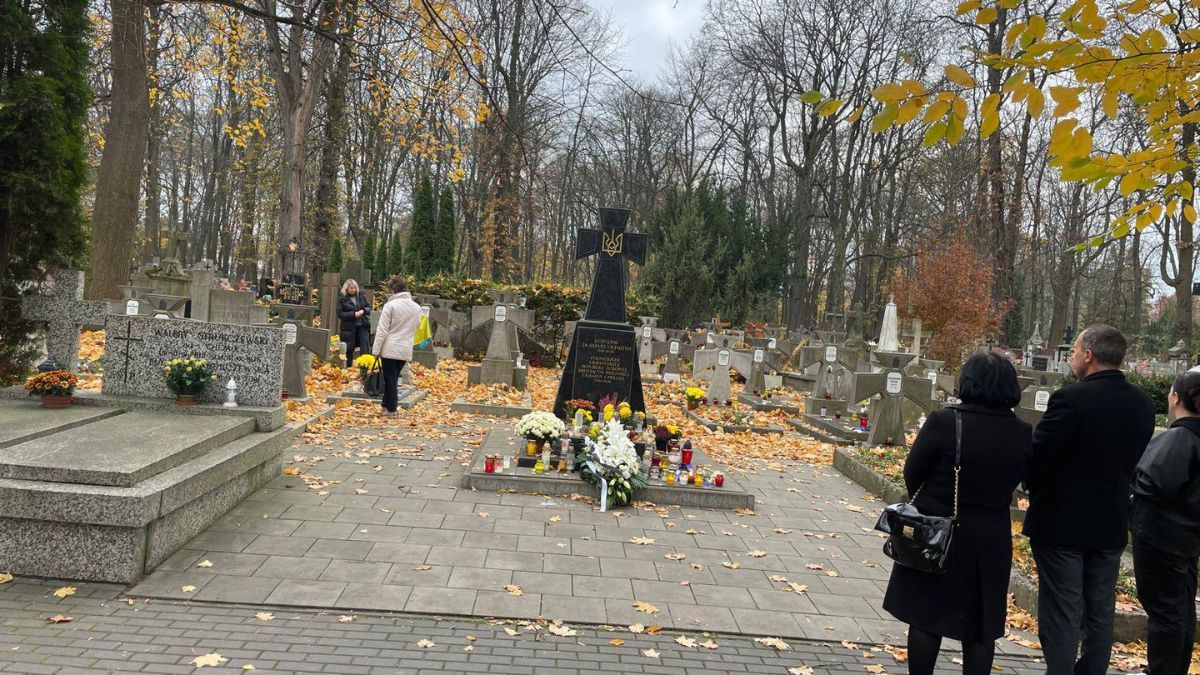 Прикарпатці відвідали місця поховання воїнів УНР в Польщі 2