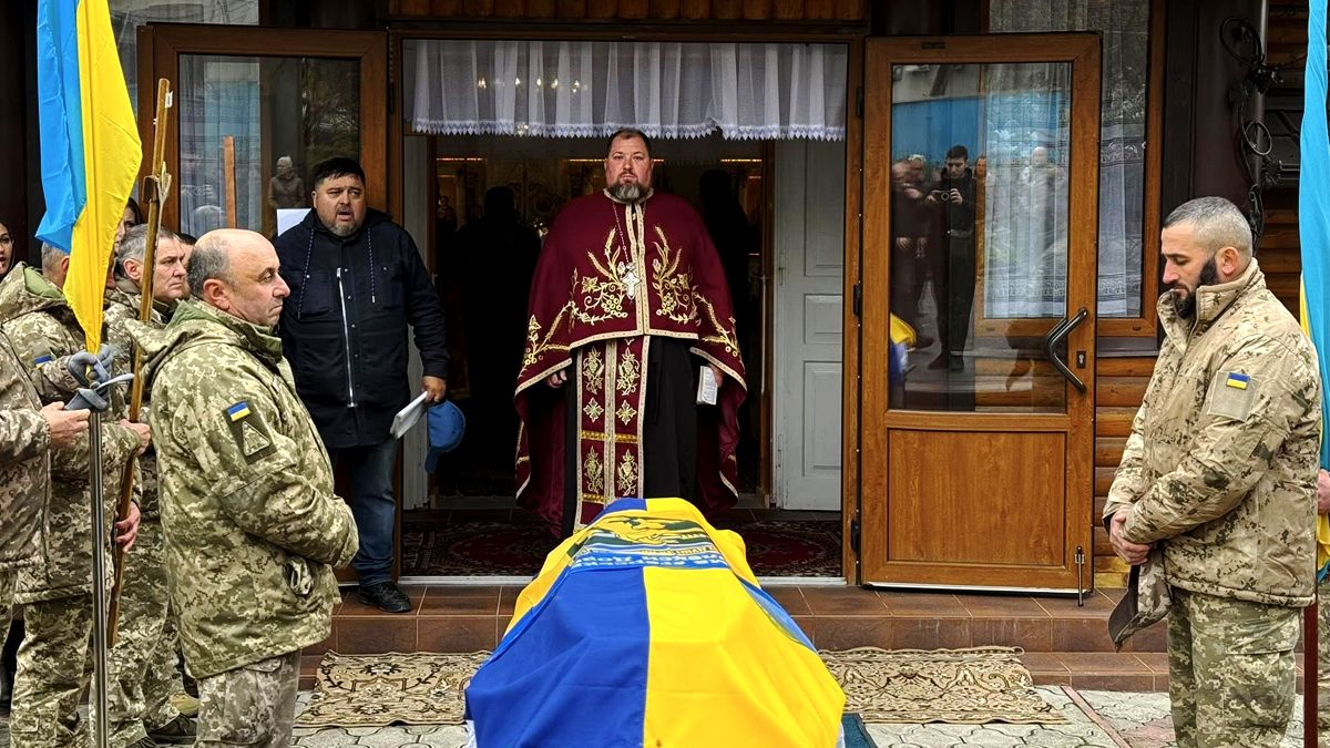 У Отинії відбувся чин похорону воїна Миколи Жураківського 5
