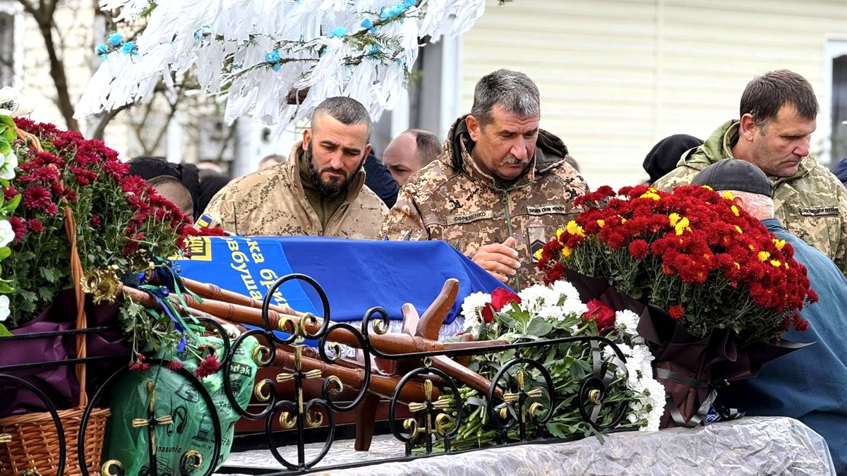 У Отинії відбувся чин похорону воїна Миколи Жураківського 1