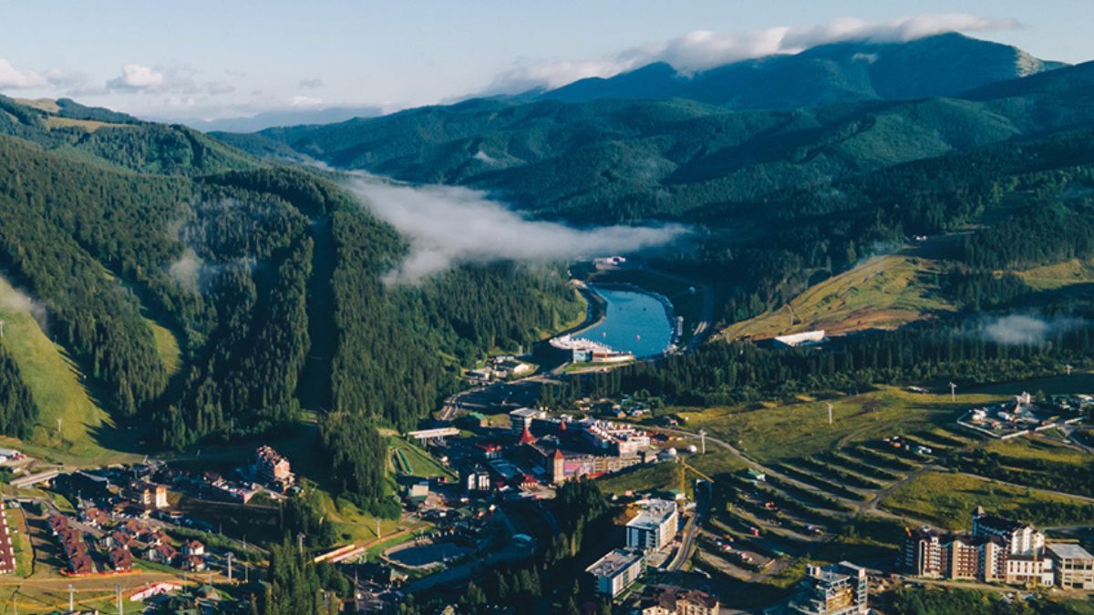 Робота в Буковелю: актуальні вакансії 5 листопада