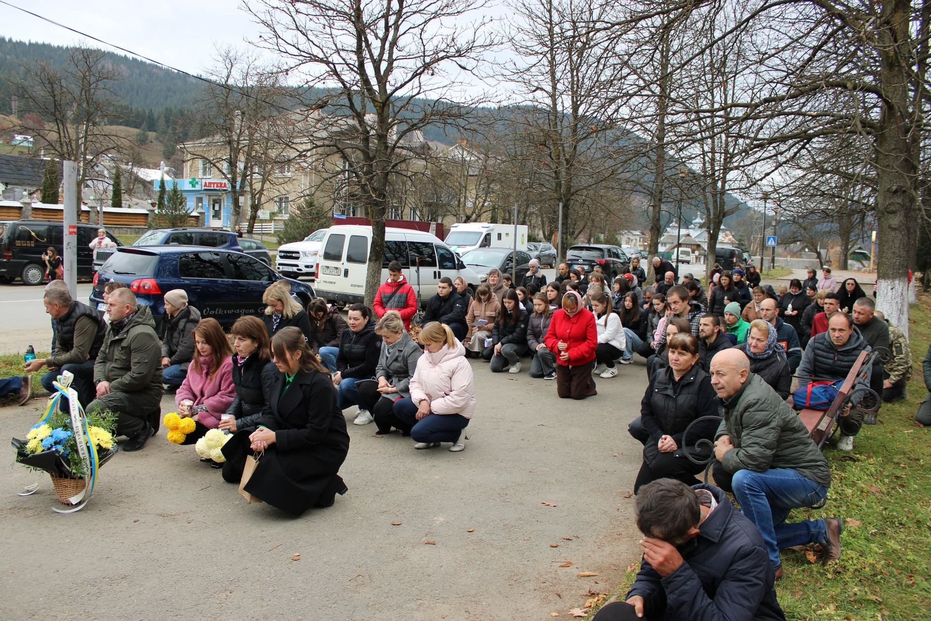 У Верховині "на щиті" зустріли загиблого воїна Івана Петрука 14