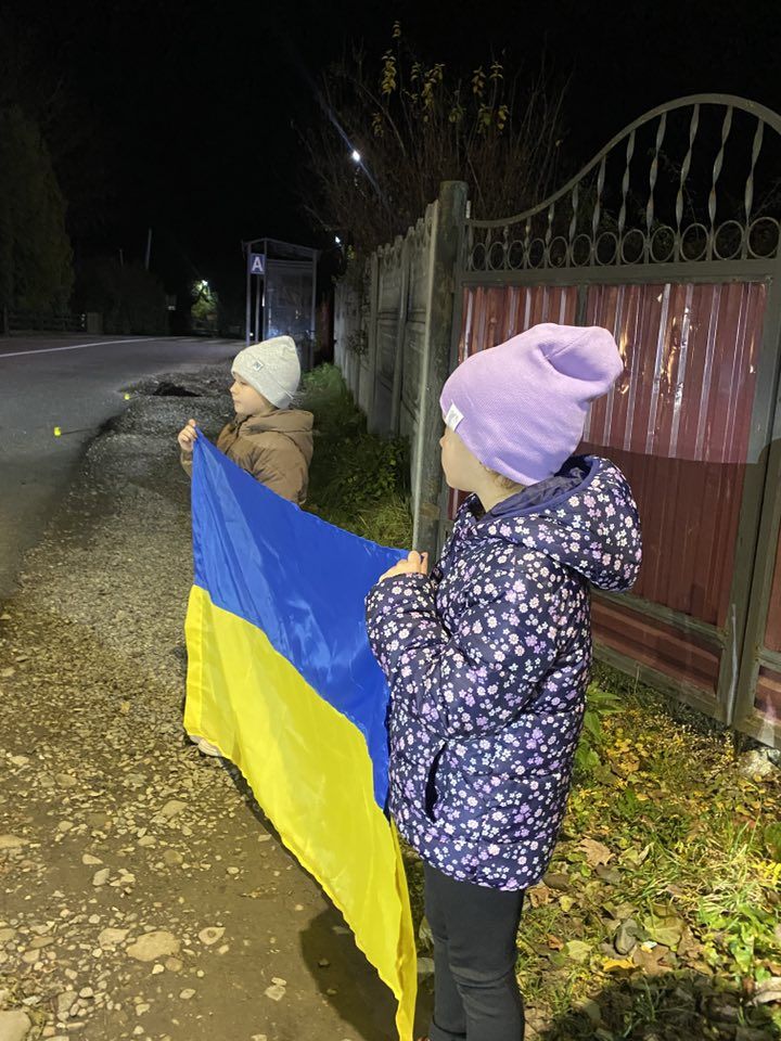 У Ворохті зустріли скорботний кортеж померлого воїна Марʼяна Басараби 2