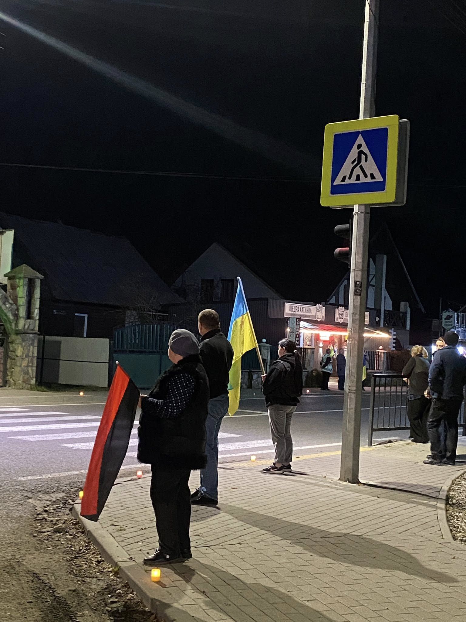 У Ворохті зустріли скорботний кортеж померлого воїна Марʼяна Басараби 8