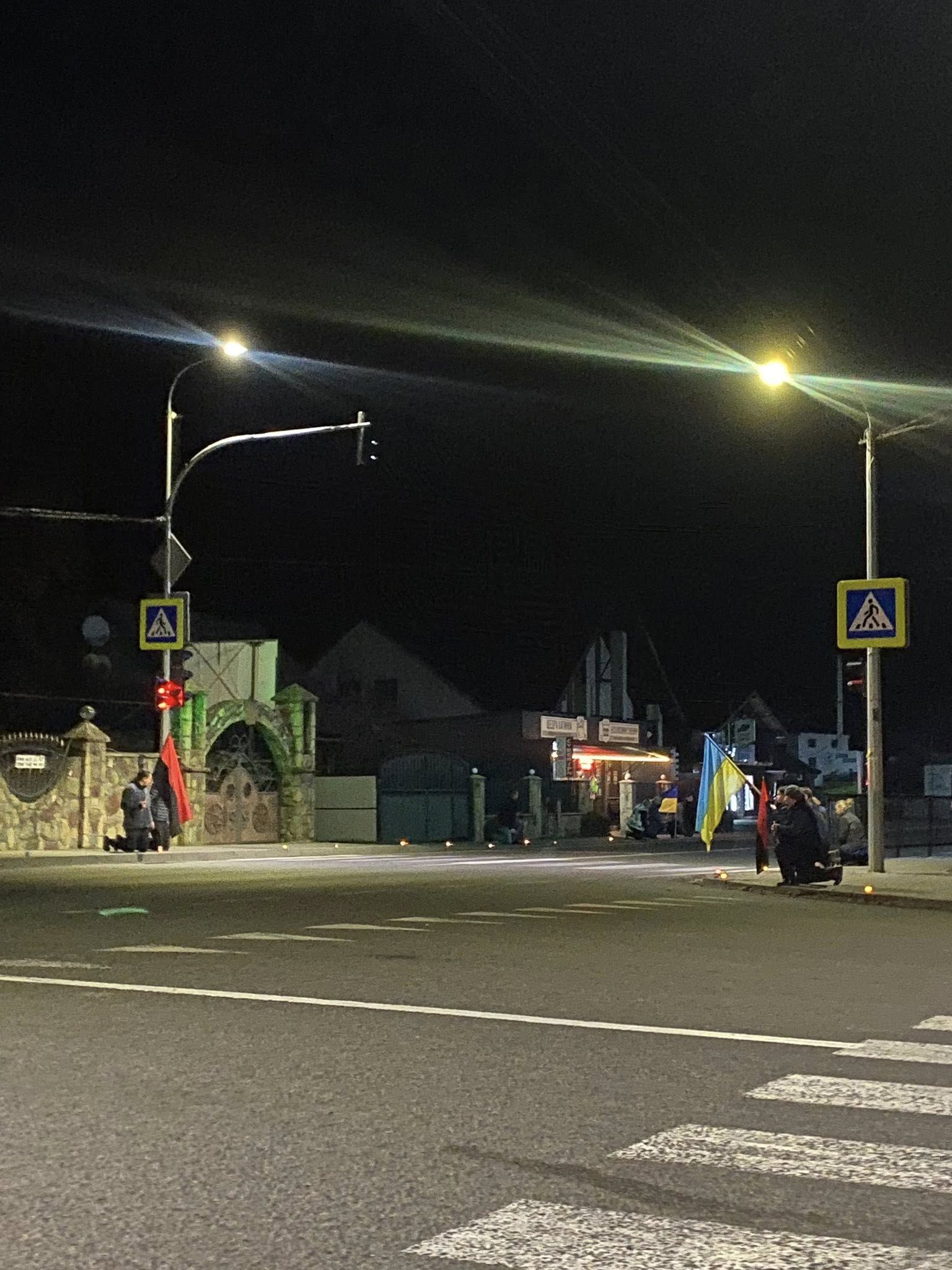 У Ворохті зустріли скорботний кортеж померлого воїна Марʼяна Басараби 4