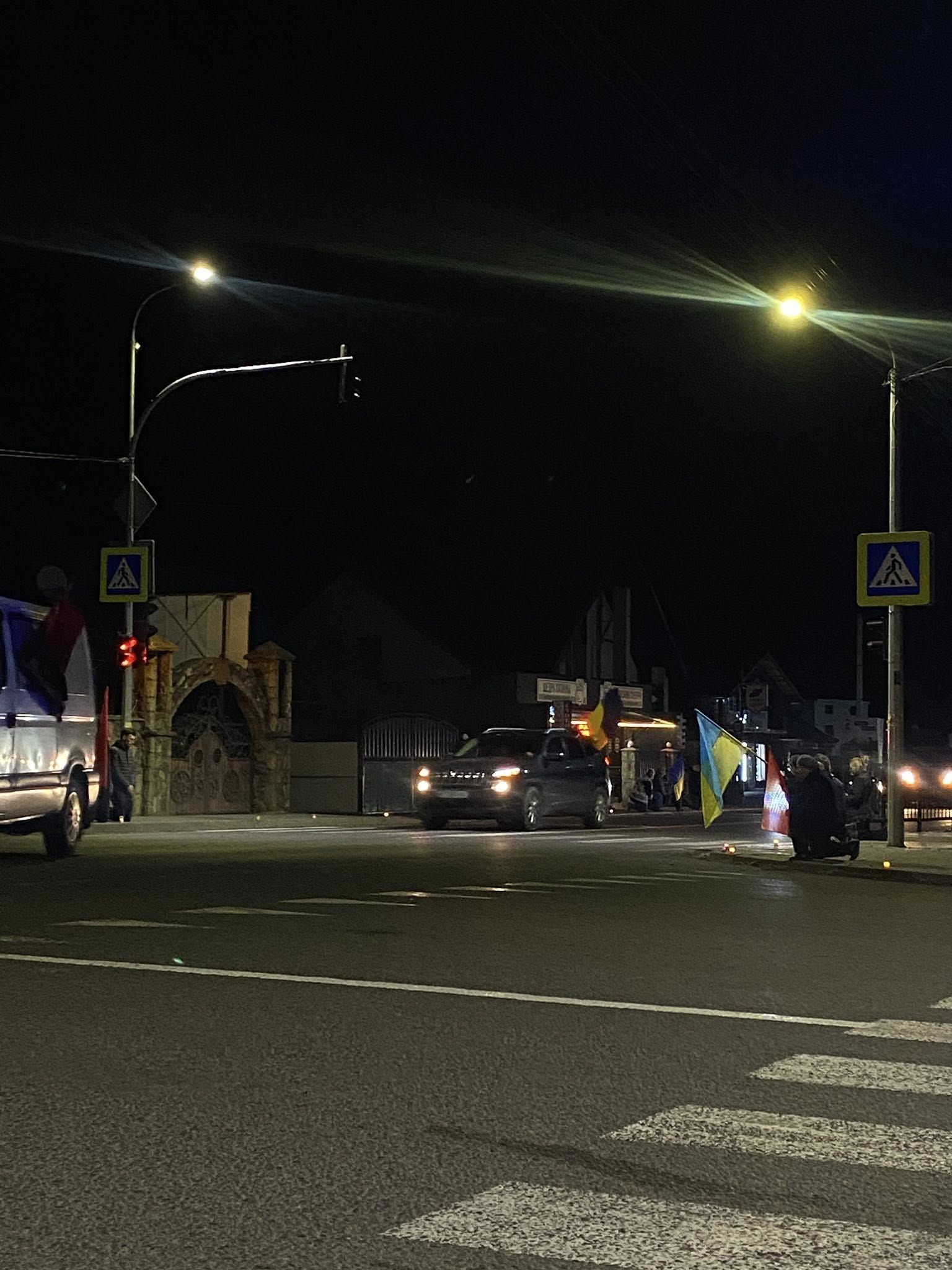 У Ворохті зустріли скорботний кортеж померлого воїна Марʼяна Басараби 5