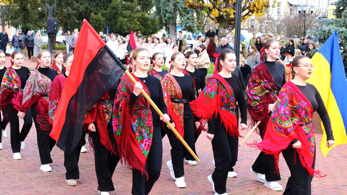 Конкурс патріотичної та стройової пісні пройшов у Коломиї. Хто переміг? 12