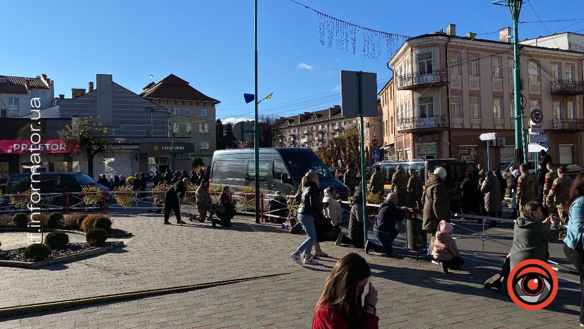 У Надвірні попрощались з полеглим Героєм Михайлом Пошивайлом 3