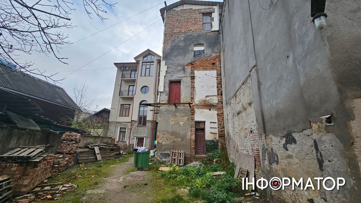 а Будинок зі шпилем на стометрівці: за скільки влада продає з молотка цінну нерухомість громади 4