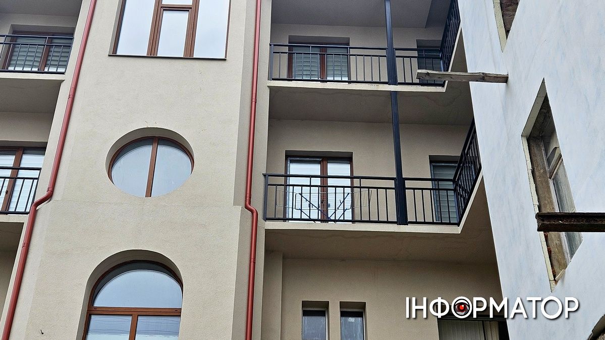 Будинок зі шпилем на стометрівці: за скільки влада продає з молотка цінну нерухомість громади 7