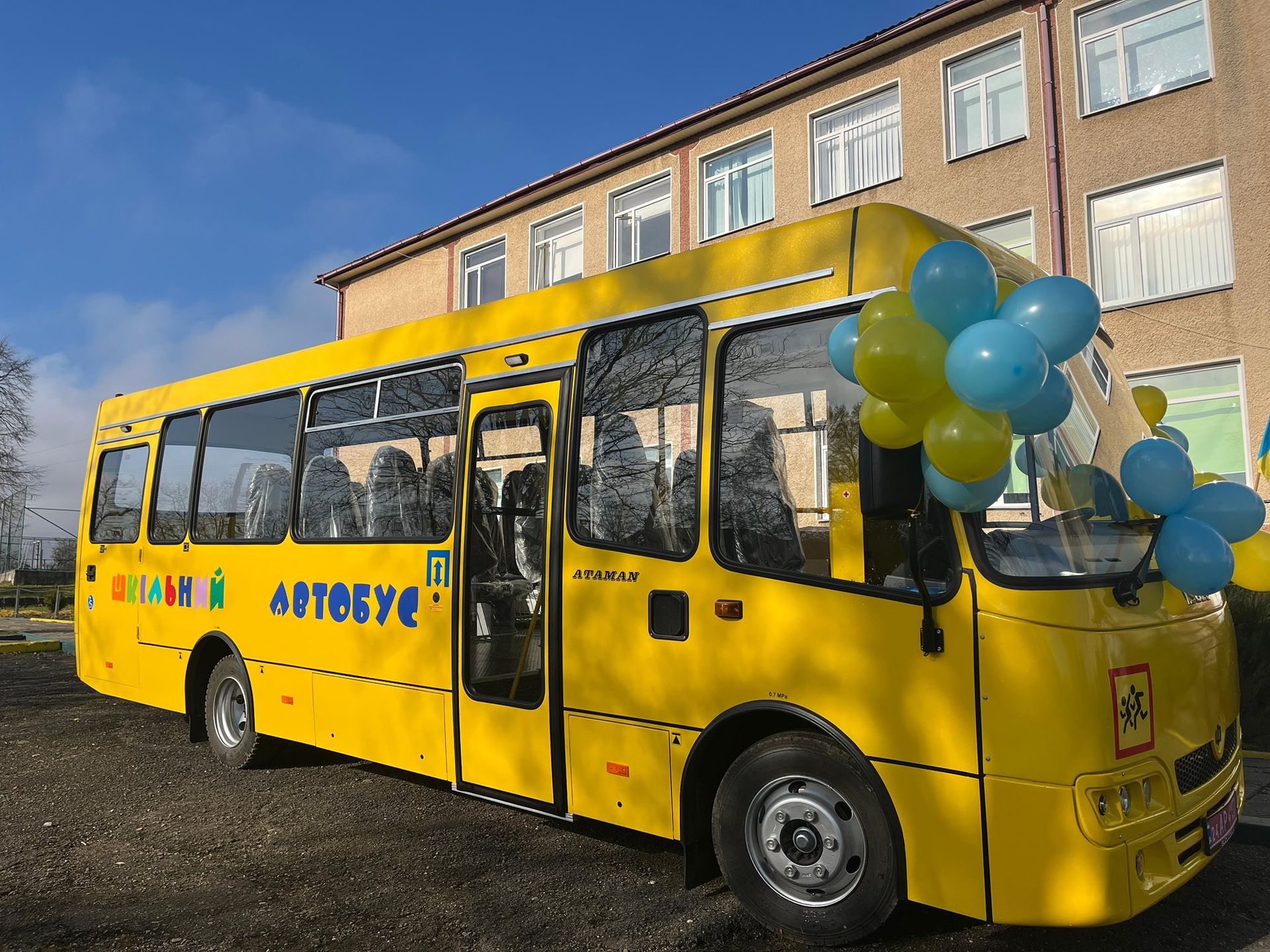 Дві громади на Косівщині отримали шкільні автобуси 1
