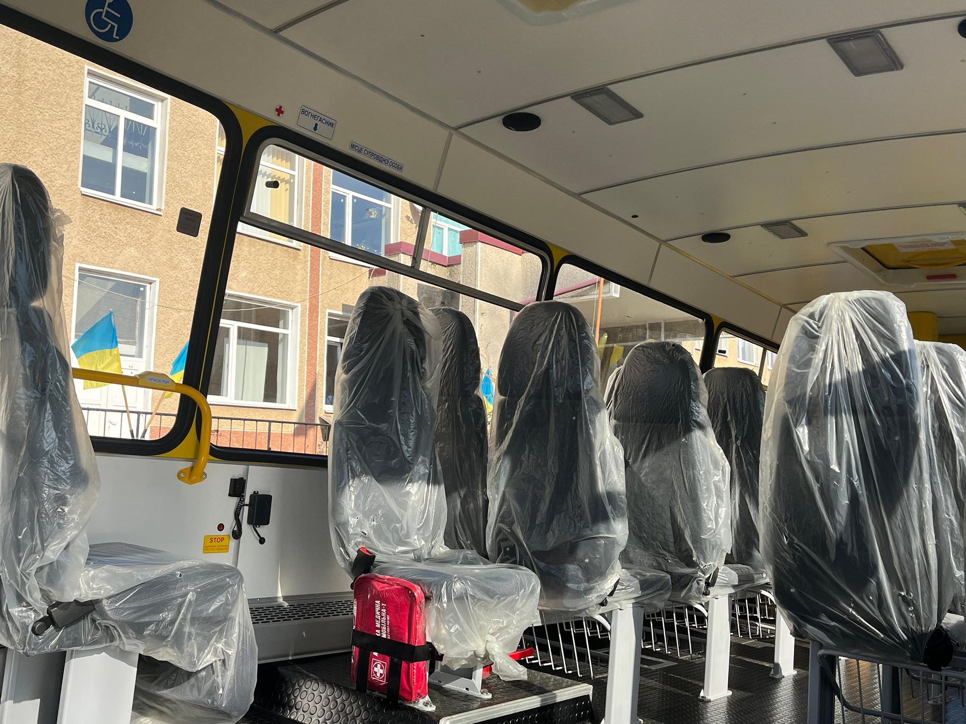 Дві громади на Косівщині отримали шкільні автобуси 2