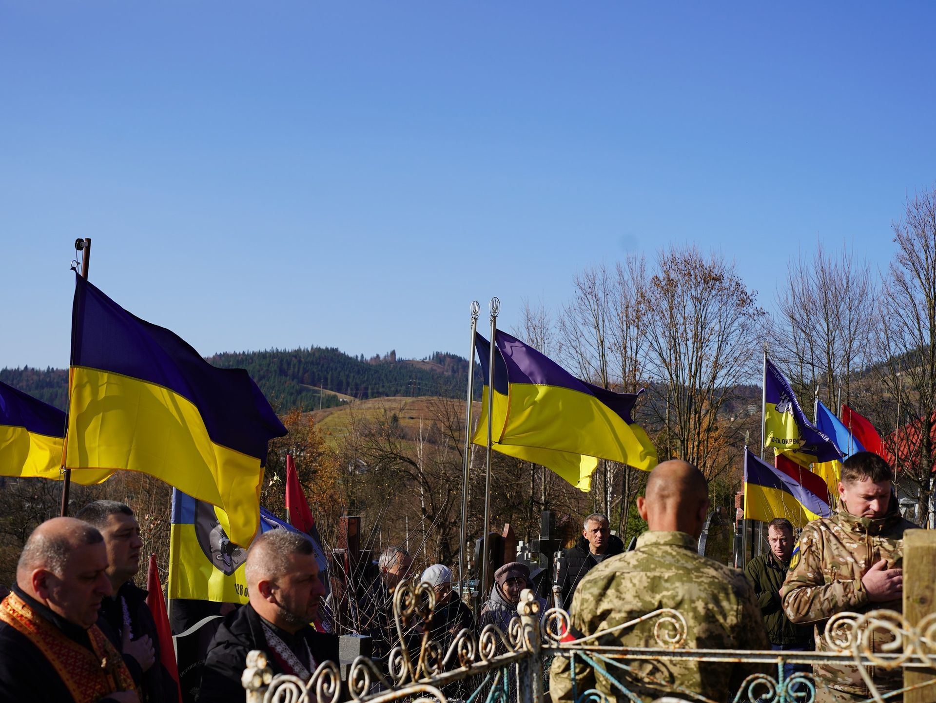 У Ворохті попрощались з померлим воїном Марʼяном Басарабою 6