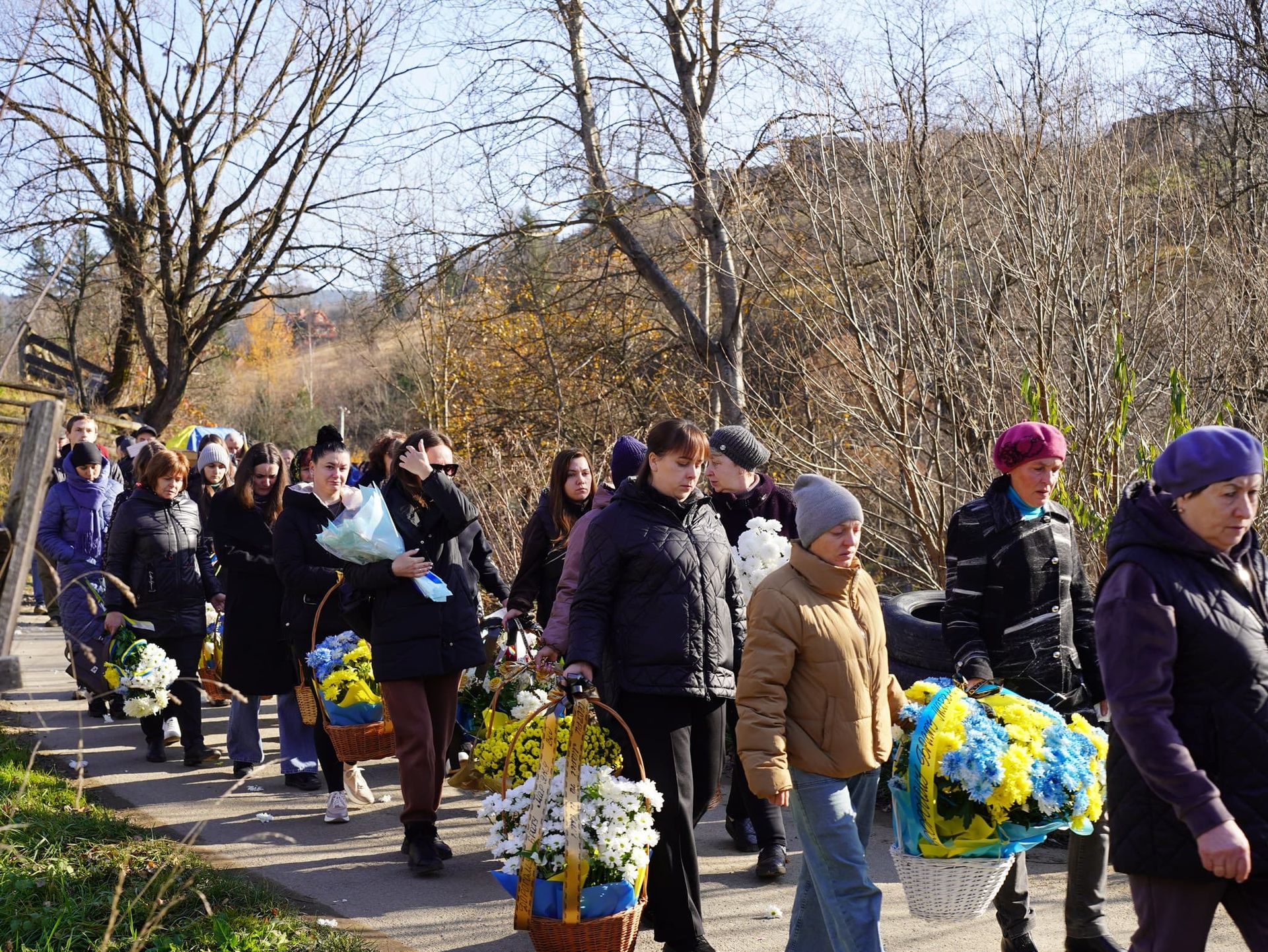 У Ворохті попрощались з померлим воїном Марʼяном Басарабою 5
