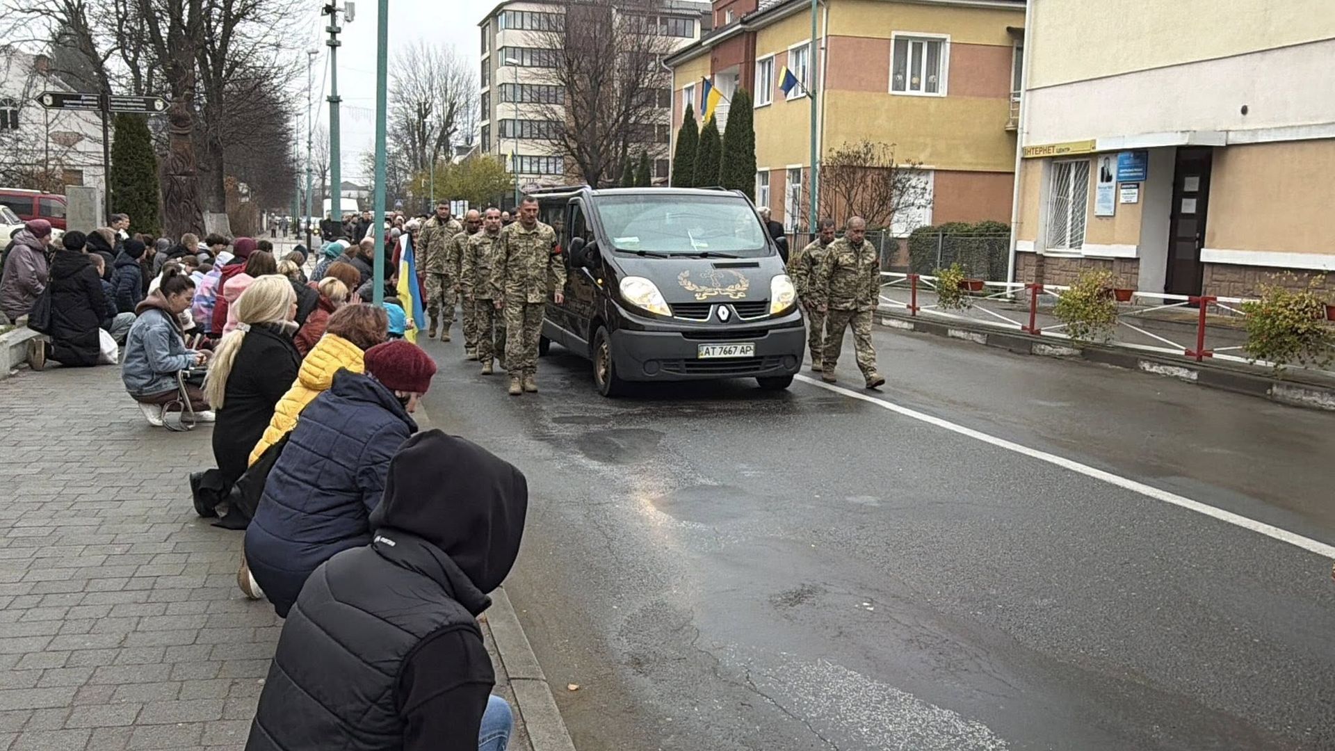 У Надвірній провели в останню дорогу загиблого воїна Владислава Четверікова 1