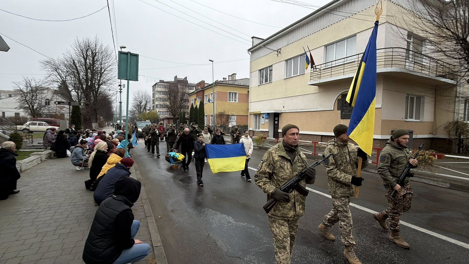 У Надвірній провели в останню дорогу загиблого воїна Владислава Четверікова 2