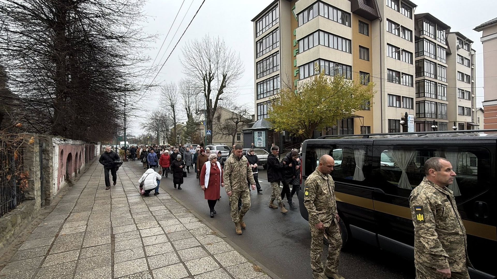 У Надвірній провели в останню дорогу загиблого воїна Владислава Четверікова 3