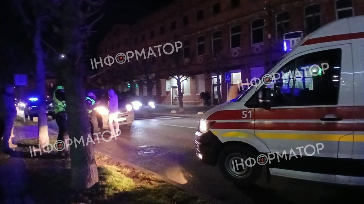 Водій мікроавтобуса наїхав на пішохода у Коломиї 1