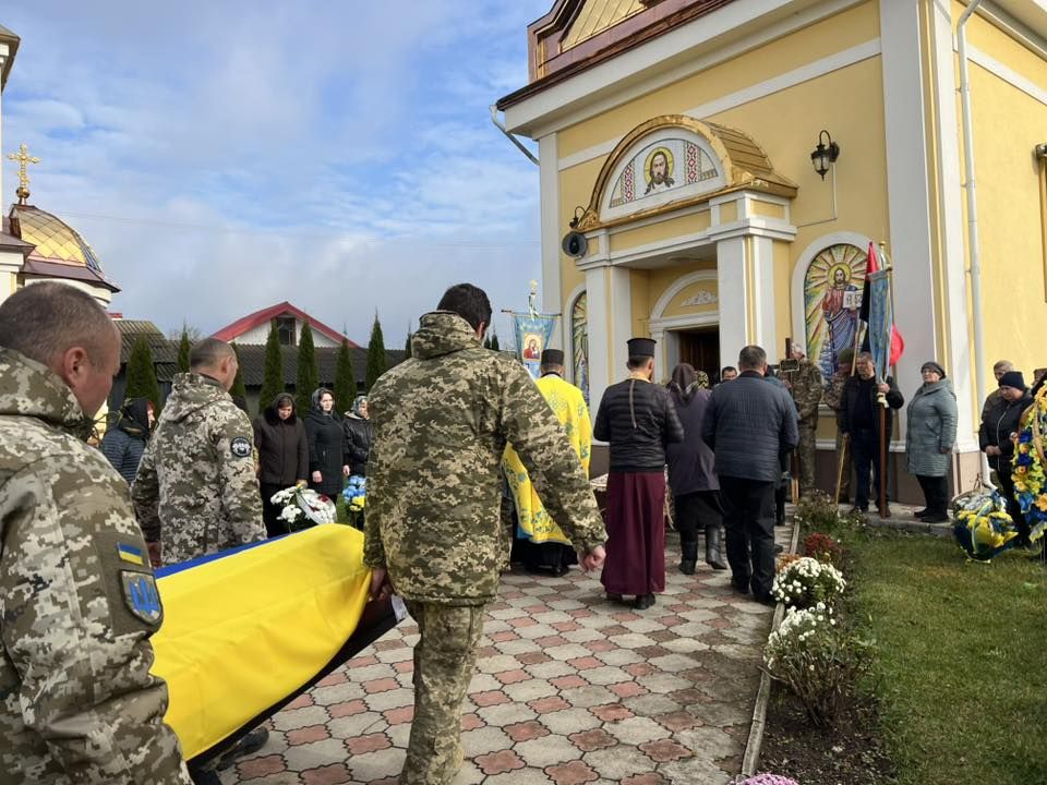 В Городенківській громаді попрощалися із захисником Романом Сарамагою 7
