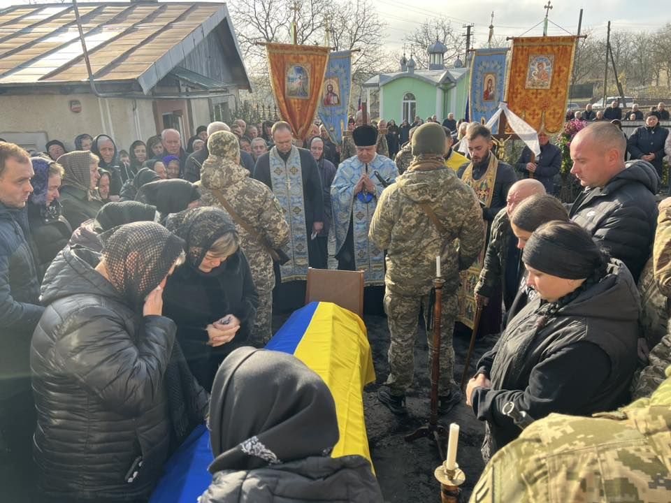 В Городенківській громаді попрощалися із захисником Романом Сарамагою 3
