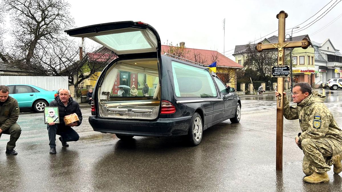 На вічний спочинок до Городенки повернувся Сергій Висоцький 5