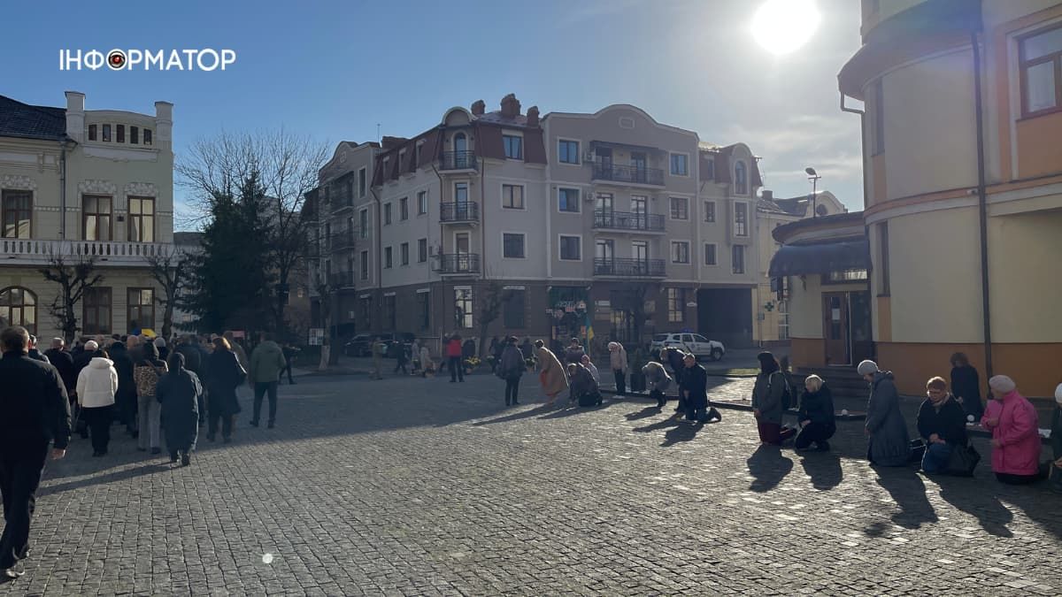 У Коломиї провели в останню дорогу полеглого захисника Анатолія Вечеріна 5