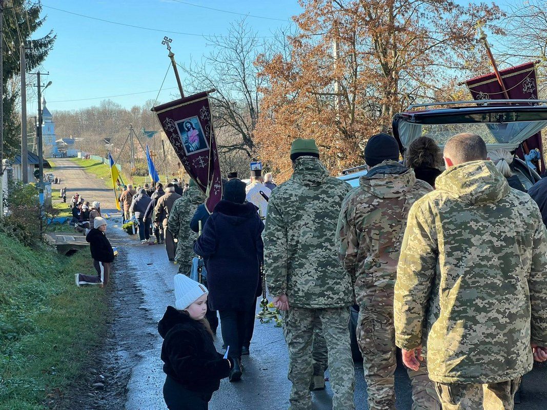 У Городенківській громаді провели в останню путь захисника Сергія Висоцького 7