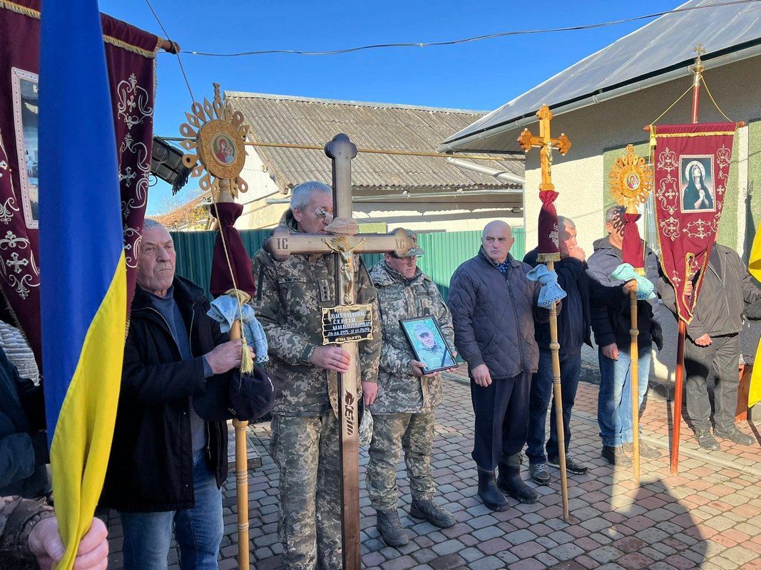 У Городенківській громаді провели в останню путь захисника Сергія Висоцького 2