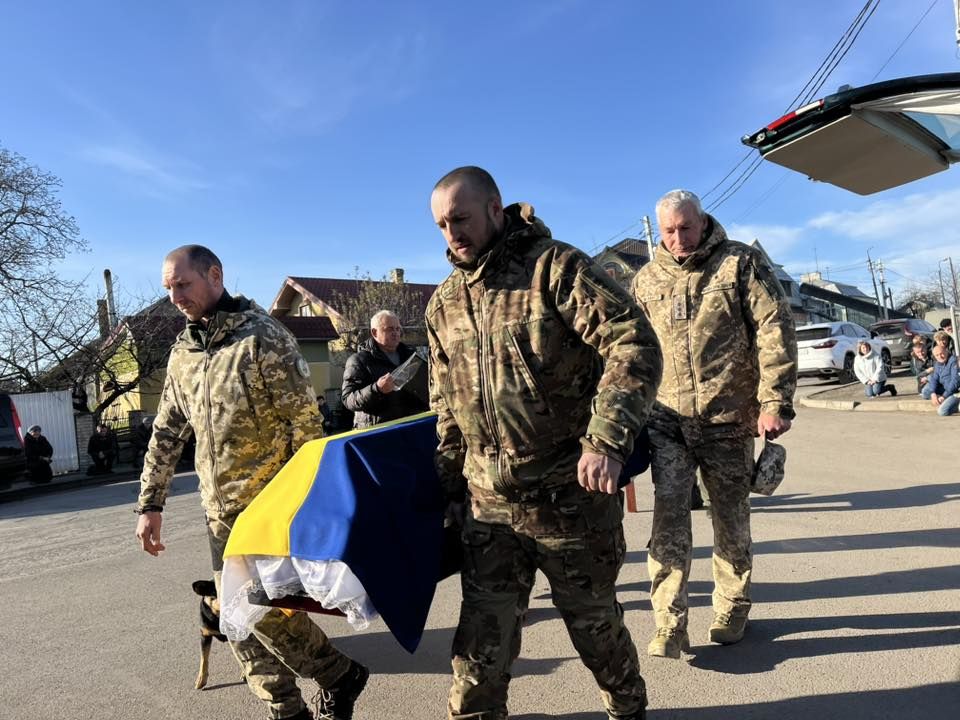 У Городенці зустріли скорботний кортеж Героя Степана Човганюка 5