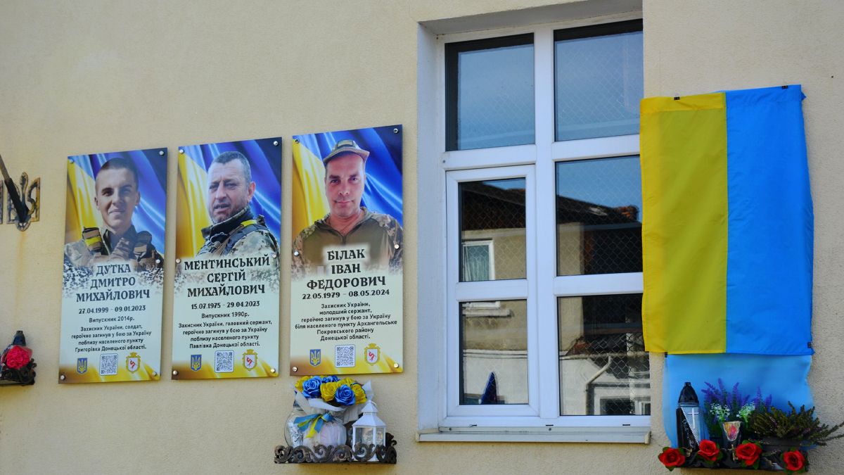 Меморіальну дошку загиблому Дмитру Ковалюку відкрили на Надвірнянщині 1