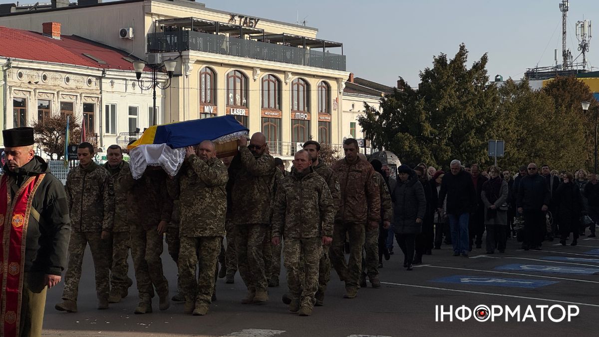 Коломия попрощалася з відважним воїном Дмитром Геруком 5