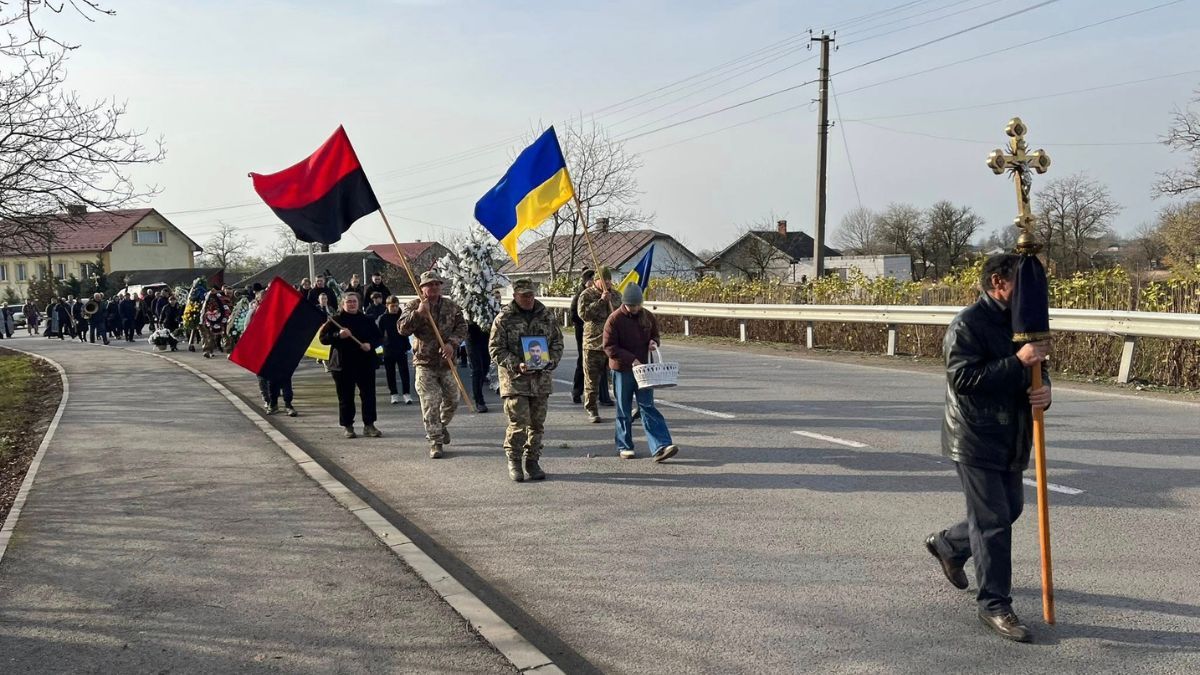 Полеглого воїна Степана Човганюка провели в останню дорогу на Городенківщині 5