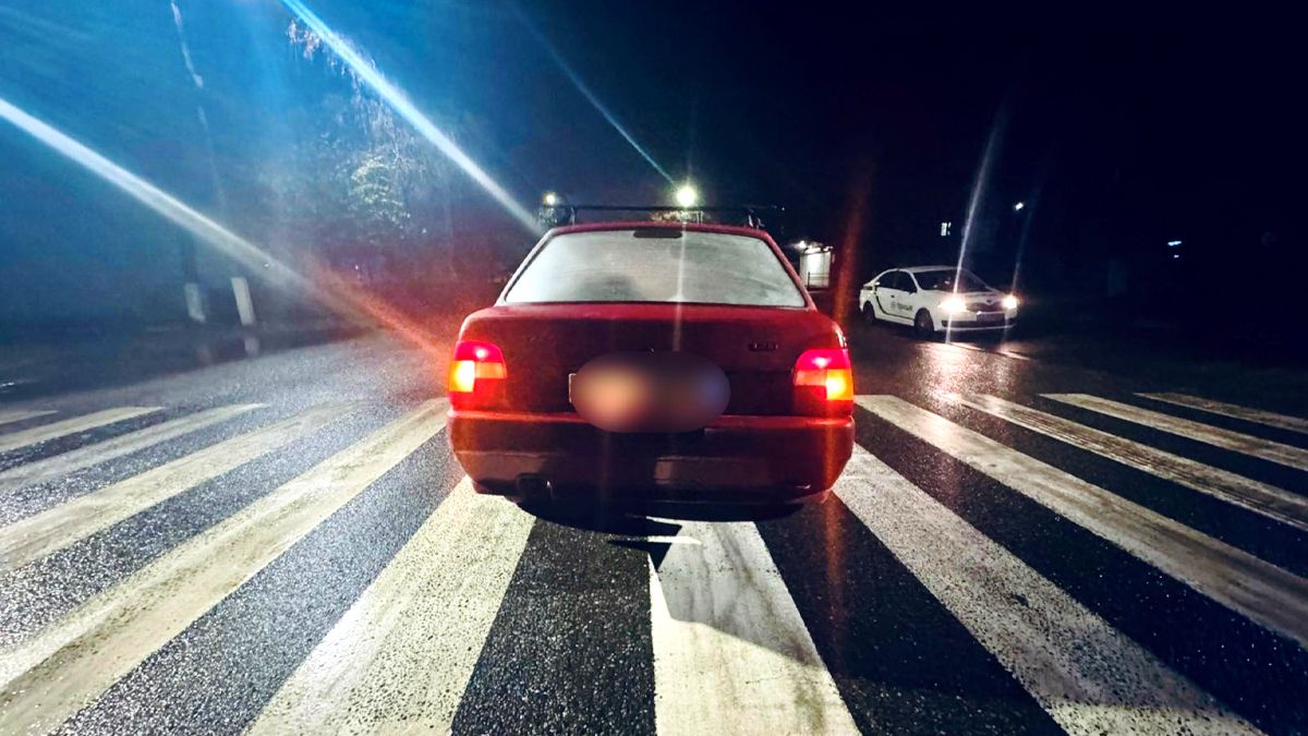 У Снятині під колеса легковика потріпила жінка: її госпіталізували 1