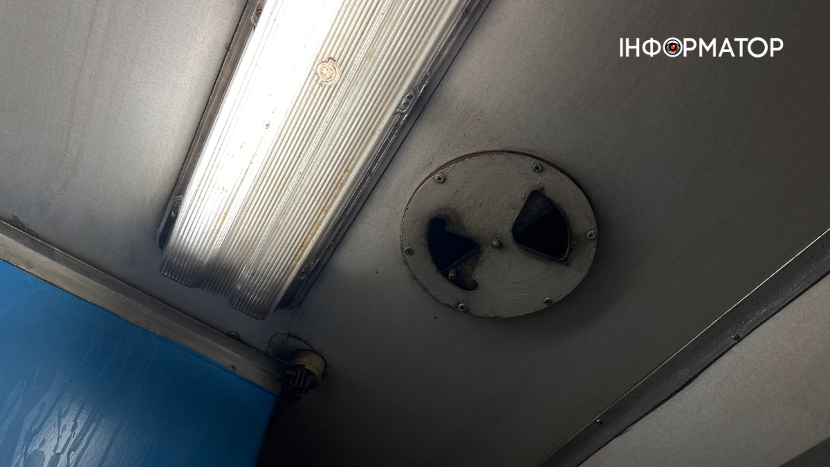 Розвалюється на ходу: як нині виглядає карпатська легенда — поїзд "Коломия — Рахів" 16