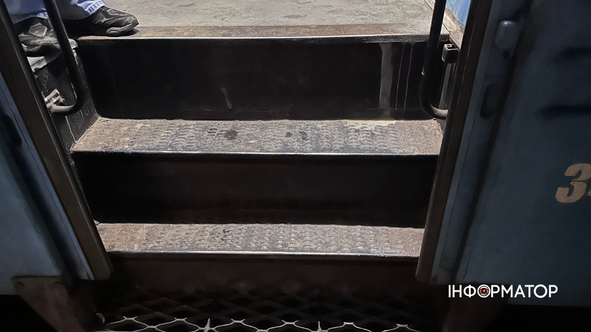 Розвалюється на ходу: як нині виглядає карпатська легенда — поїзд "Коломия — Рахів" 8