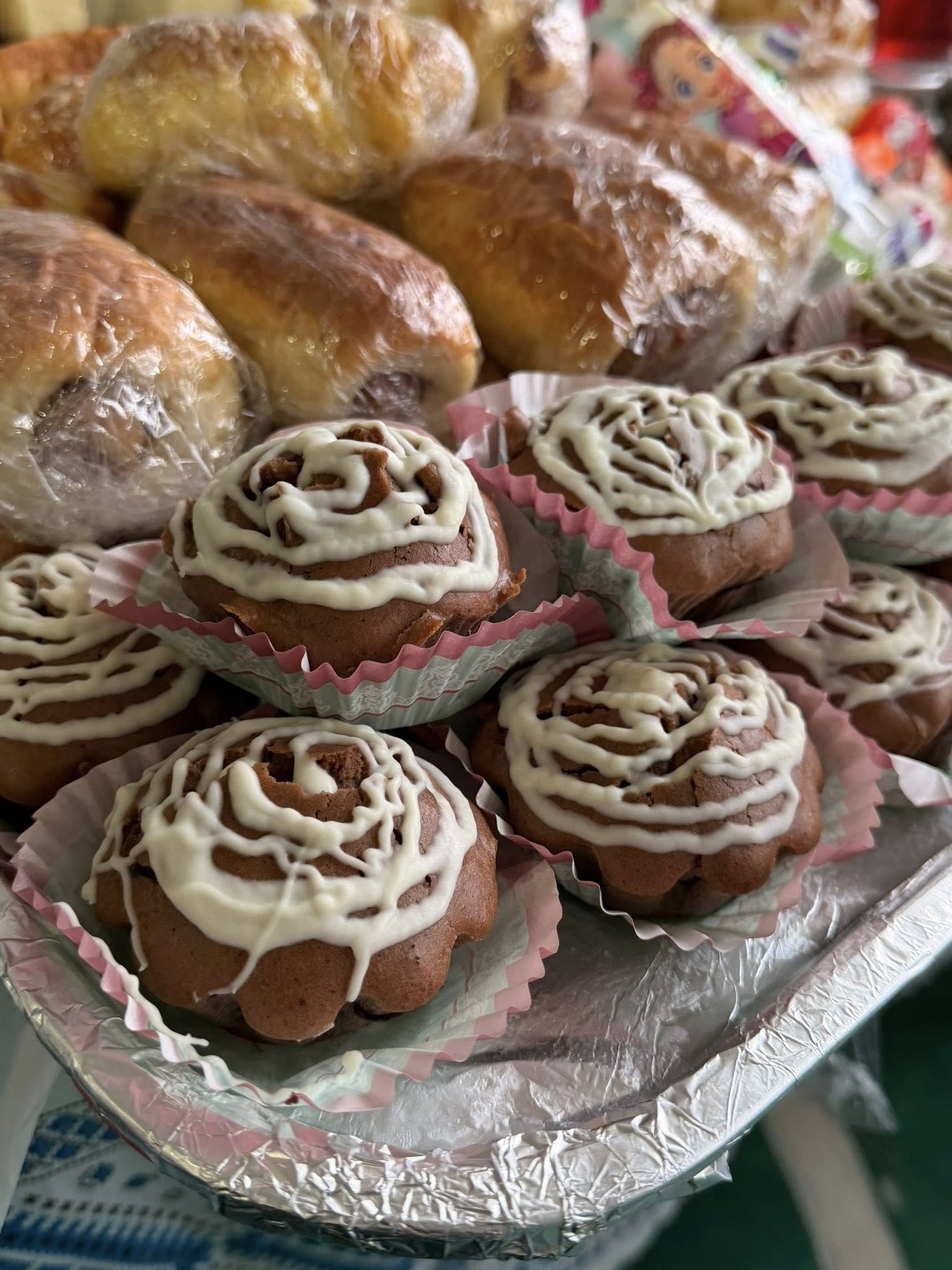 У Надвірній школярі провели благодійний ярмарок на підтримку українських воїнів 9