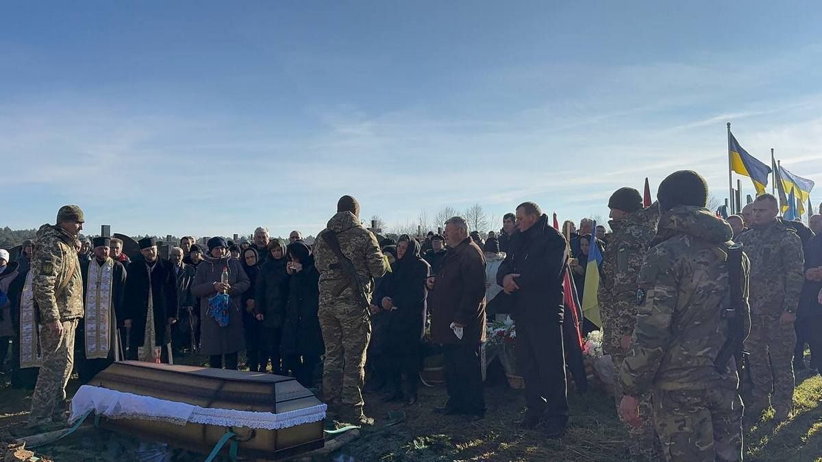 У Печеніжині попрощалися із загиблим на війні Юрієм Балинцем 13