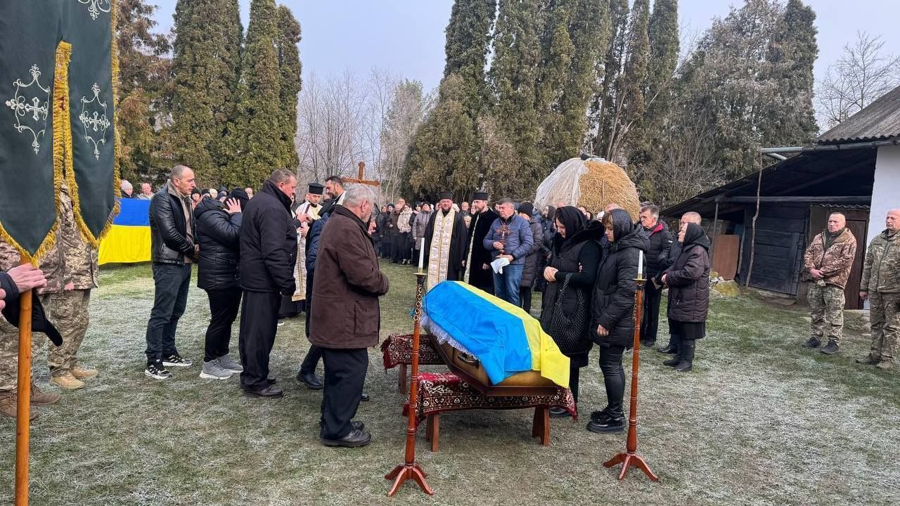 У Печеніжині попрощалися із загиблим на війні Юрієм Балинцем 4