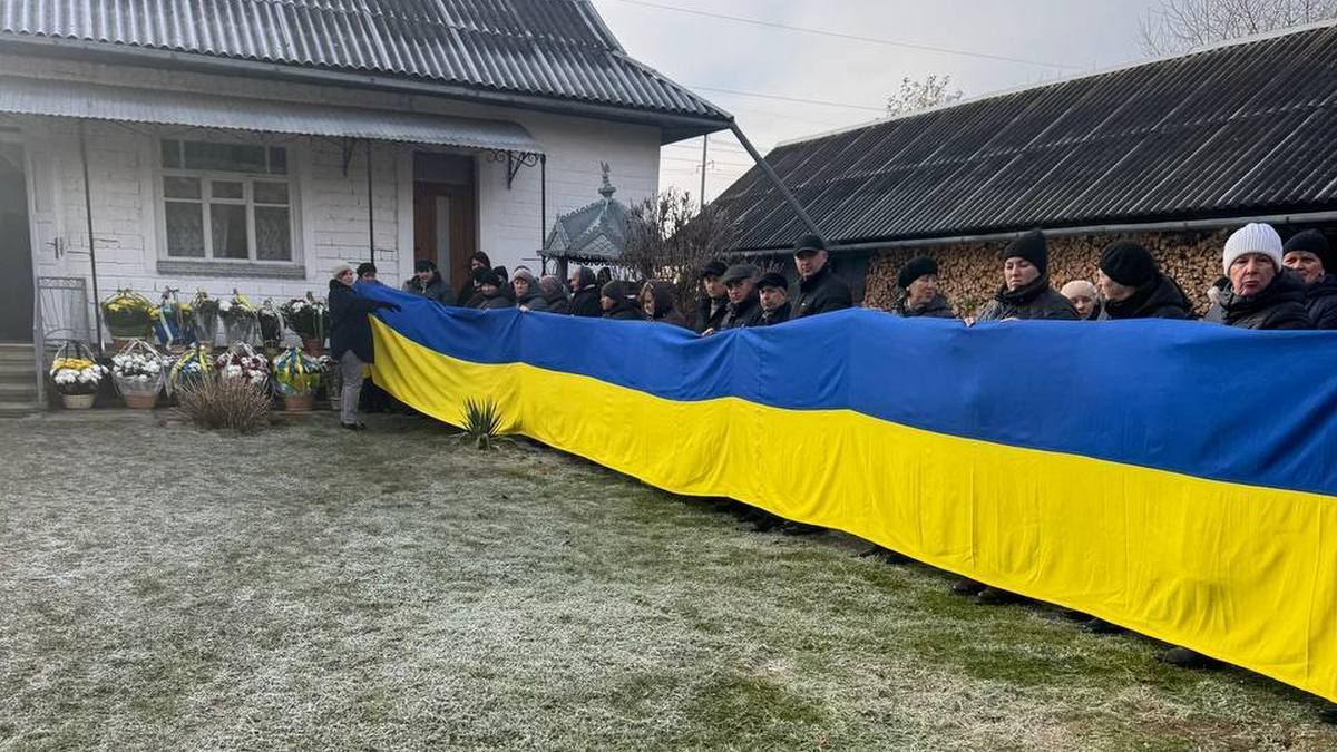 У Печеніжині попрощалися із загиблим на війні Юрієм Балинцем 2