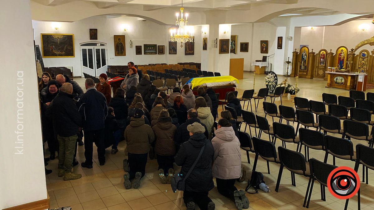 У Коломиї "на щиті" зустріли полеглого воїна Дмитра Губанова 4