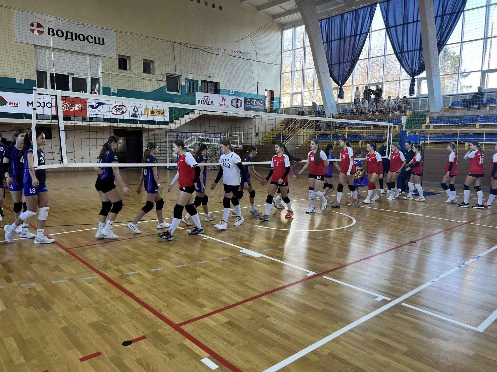 Команда з Косівщини очолила турнірну таблицю Чемпіонату України з волейболу 5