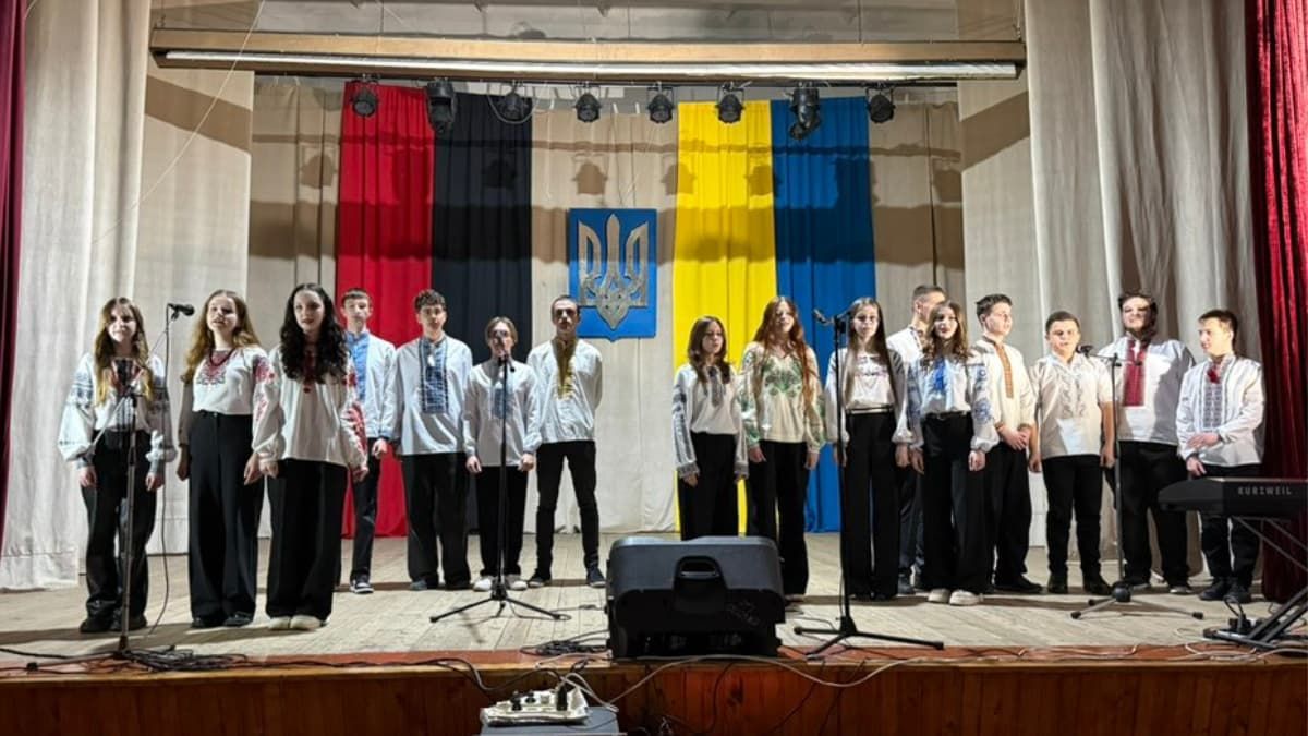 В Отинії відбувся патріотичний конкурс "Гідні та вільні на своїй землі — 2025"