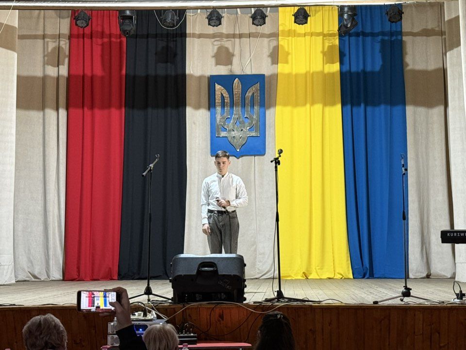 В Отинії відбувся патріотичний конкурс "Гідні та вільні на своїй землі — 2025" 10