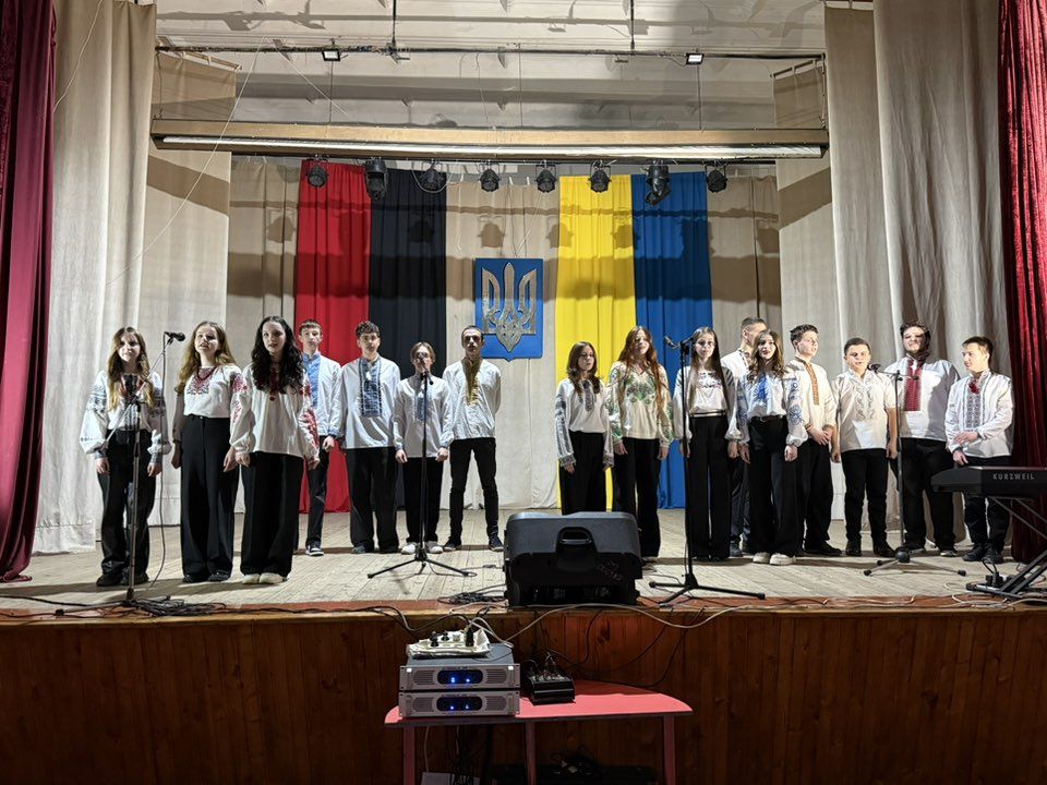 В Отинії відбувся патріотичний конкурс "Гідні та вільні на своїй землі — 2025" 15