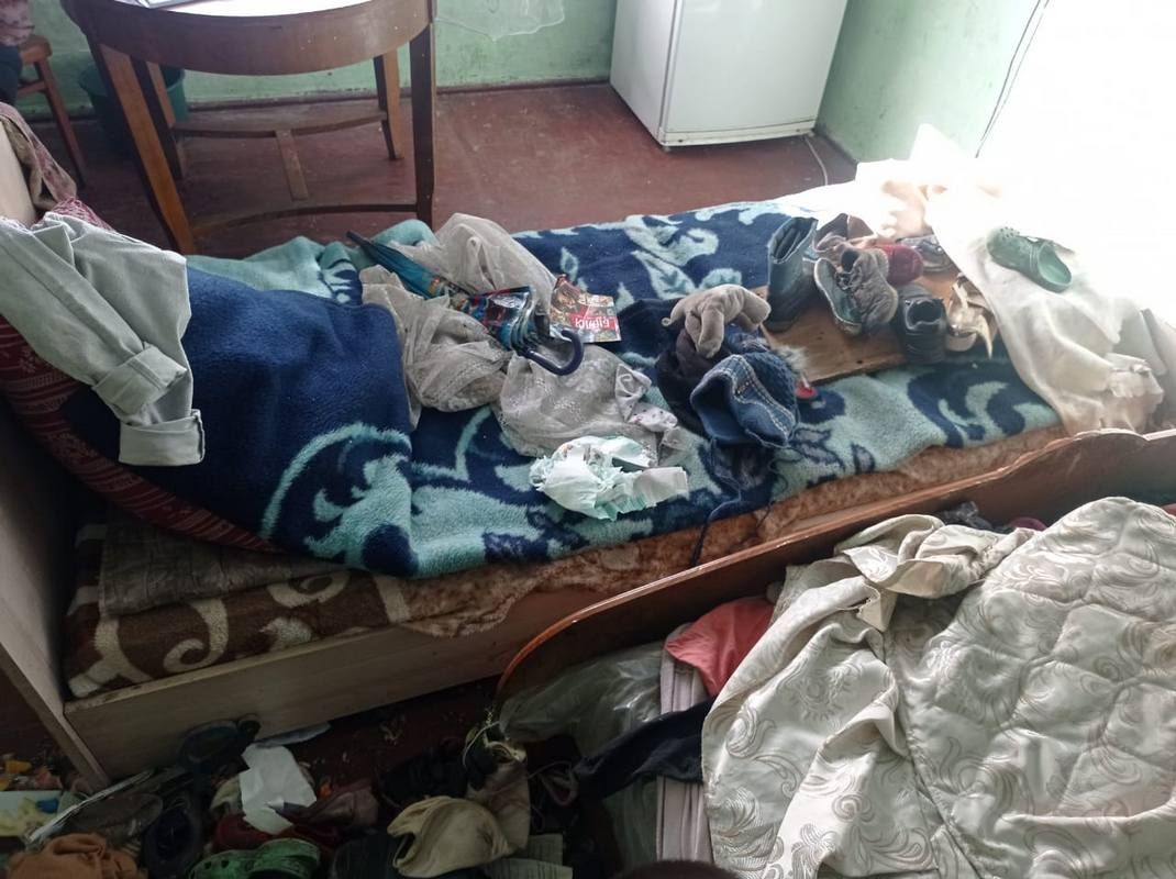 Через неналежні умови проживання із сім'ї на Коломийщині вилучили чотирьох дітей 1