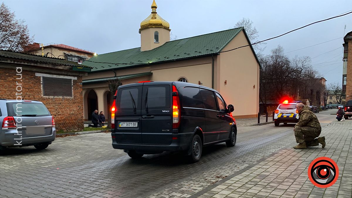 До Коломиї "на щиті" повернувся воїн Юрій Варчевський 2