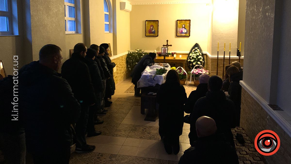 До Коломиї "на щиті" повернувся воїн Юрій Варчевський 5