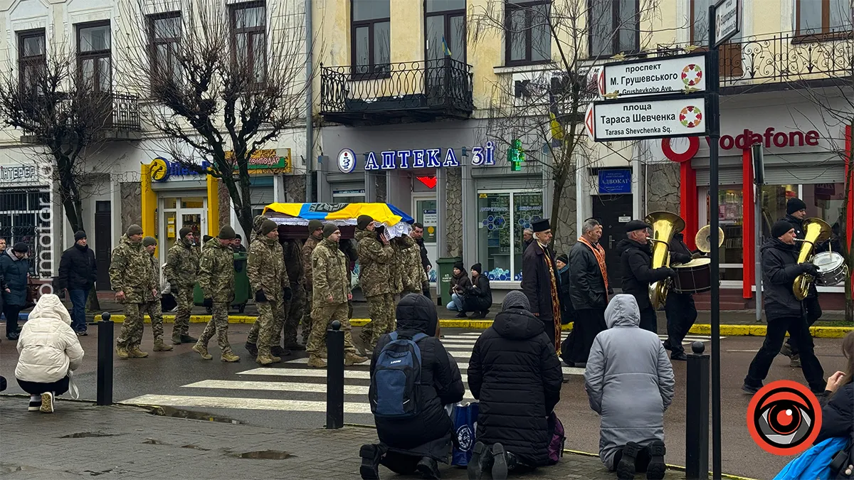 В останню путь у Коломиї провели Юрія Варчевського 7