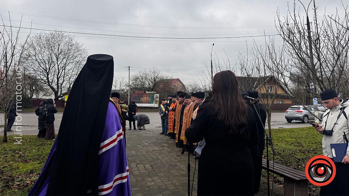 Панахиду в памʼять про жертв Голодоморів відслужили у Коломиї 1