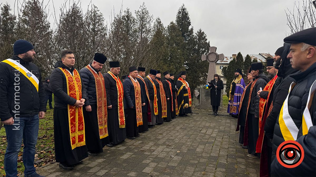 Панахиду в памʼять про жертв Голодоморів відслужили у Коломиї 7